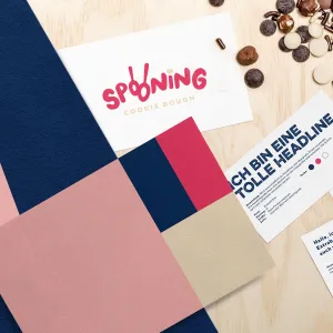 Spooning corporate design and material overview, consisting of a pink and pink tone, as well as dark blue accents and light wood